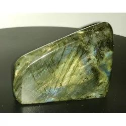 Labradorite 6 cm.