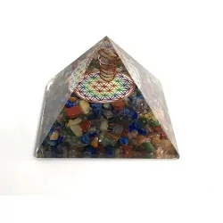 Pyramide de fleur de vie colorée avec pointe de Cristal