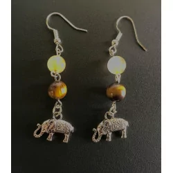 Boucles d’oreilles Oeil de Tigre & Quartz Rutile avec un éléphant.