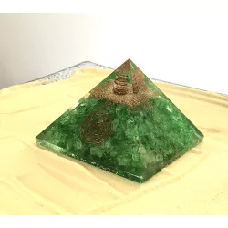 Pyramide Orgonite & Aventurine verte de Cristal