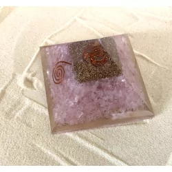 Pyramide Orgonite & Quartz rose